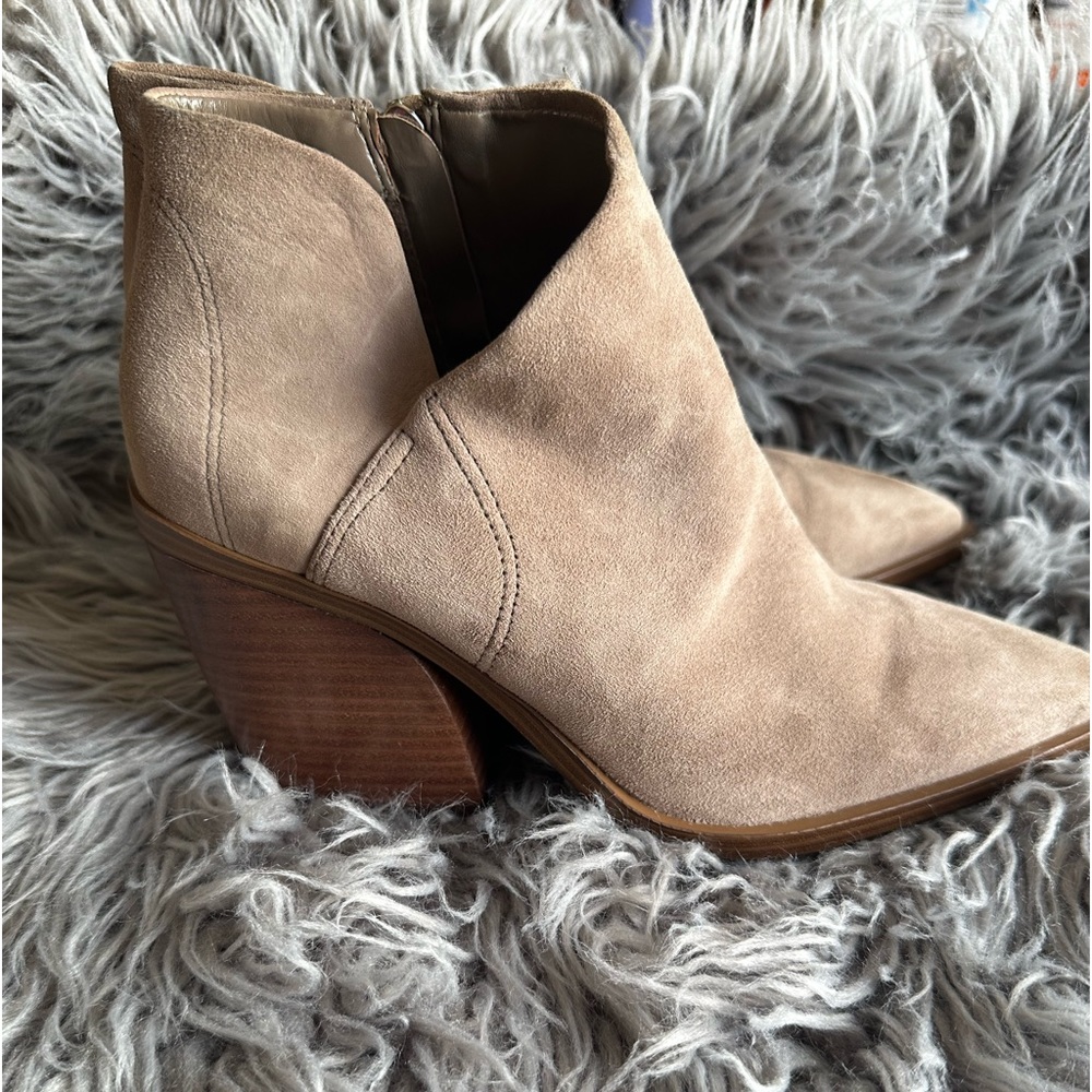 Vince Camuto Grendan Ankle Boots in Tan Suede Size 9.5 - Picture 4 of 11